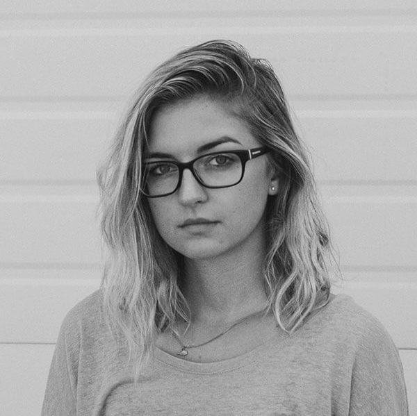 hand-person-woman-white-photography-female-145986-pxhere.com_-edited Startseite